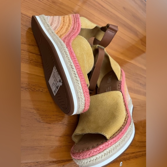 TOMS Women's Multicolor Wedge Sandals - Picture 5 of 5
